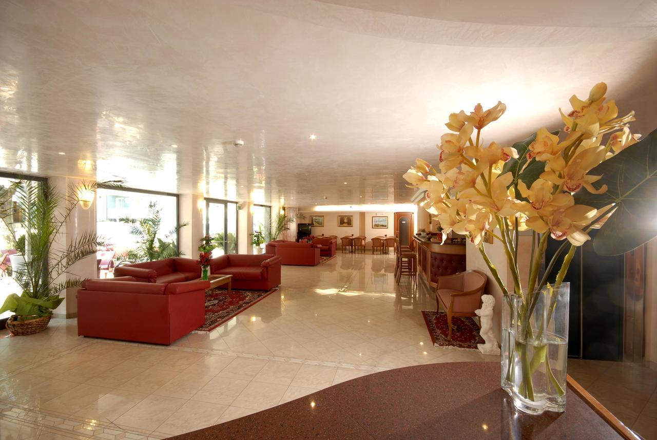 Hotel Christian Rimini Exterior photo